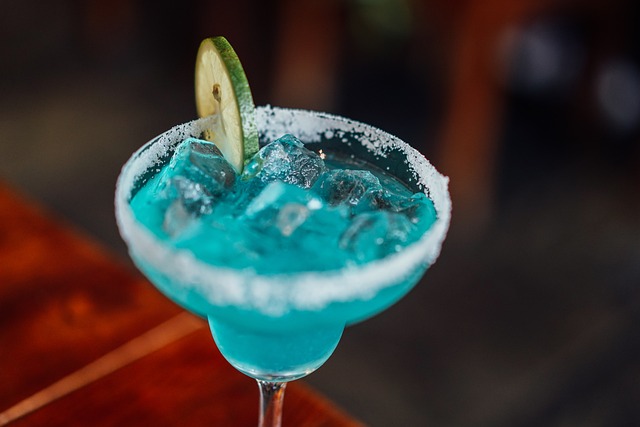 Het subtiele verschil: een reis door de wereld van cocktailservetten